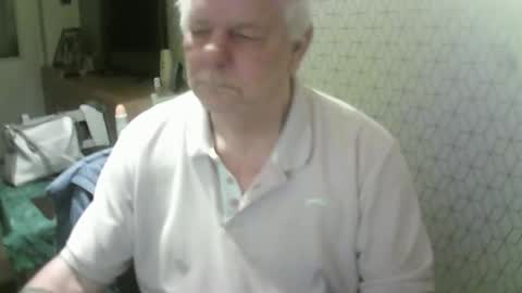 Snapshot of ray47 chatting on 10.23.25 ray47 online show from 10.23.25