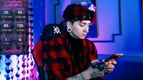 Snapshot of ray__taylor chatting on 03.10.25 Ray online show from 03.10.25