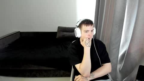 Snapshot of ray_hill chatting on 04.30.26 Ray online show from 04.30.26