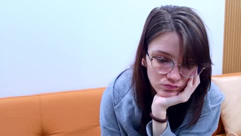 Snapshot of ray_lol chatting on 12.17.25 Ray-Ray online show from 12.17.25