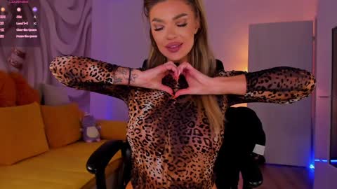 raysalexis19 online show from 01.20.25