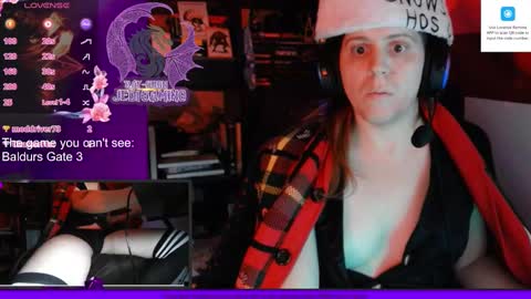 Snapshot of raysuon chatting on 12.22.24 Rae-Suon online show from 12.22.24