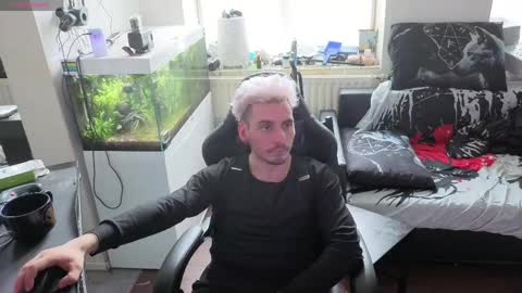 Rayzel online show from 04.19.26