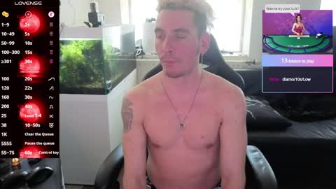 Snapshot of rayzel_white chatting on 05.31.26 Rayzel White online show from 05.31.26