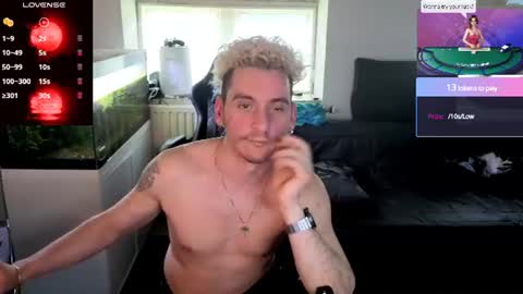 Rayzel White online show from 07.04.26