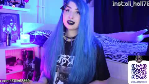 Snapshot of razor_claw chatting on 10.19.25 My kittensIm on vacation until July 25th. You can join the fan club  free content  online show from 10.19.25