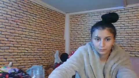 Snapshot of real_coupl3 chatting on 12.04.25 real_coupl3 online show from 12.04.25