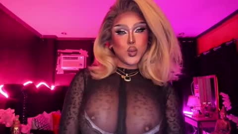 Snapshot of real_dom_phuta chatting on 11.07.25 Miss Katrina De Futah Goddess of HELL online show from 11.07.25