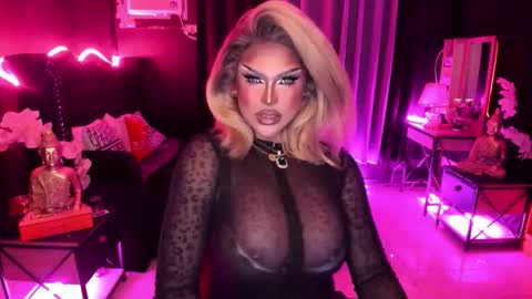 Snapshot of real_dom_phuta chatting on 11.18.25 Miss Katrina De Futah Goddess of HELL online show from 11.18.25