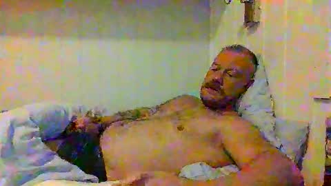 Snapshot of real_viking1 chatting on 10.05.25 real_viking1 online show from 10.05.25