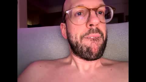 HugeSecret online show from 04.21.26