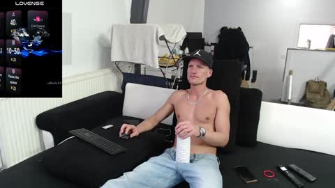 Snapshot of reallyman7 chatting on 12.14.24 Ask me online show from 12.14.24