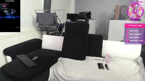 Snapshot of reallyman7 chatting on 02.15.25 Ask me online show from 02.15.25