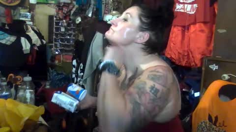 Snapshot of reallyredrum69th chatting on 10.19.25 reallyredrum69th online show from 10.19.25