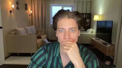 AliceEve online show from 02.04.25