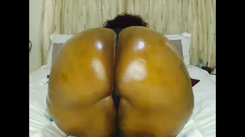 Snapshot of realsweetheart chatting on 05.19.26 REAL1SWEETHEART online show from 05.19.26