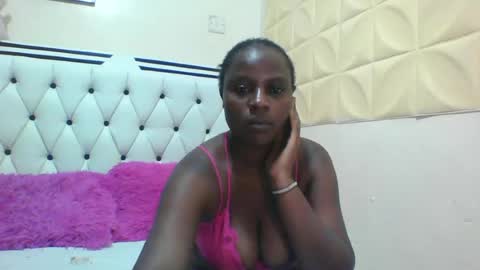 Snapshot of realysweets chatting on 06.26.26 BEE AND DEE online show from 06.26.26