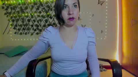 Snapshot of rebbeca09 chatting on 09.25.25 Rebbeca online show from 09.25.25