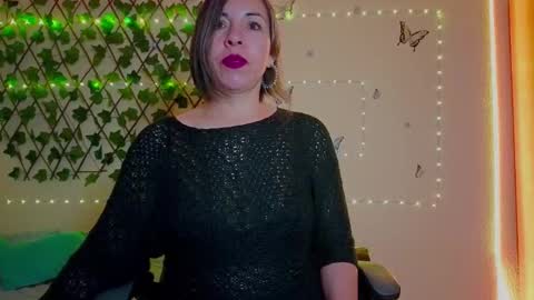 Snapshot of rebbeca09 chatting on 10.16.25 Rebbeca online show from 10.16.25