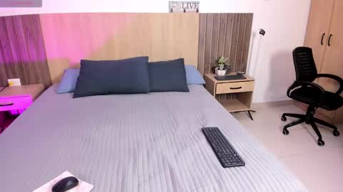 I invite you to my birthday on November 3th  online show from 12.15.25