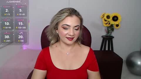 Snapshot of rebeca_milf chatting on 02.13.26 REBECA online show from 02.13.26