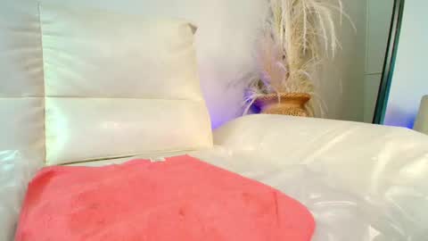 Rebeca Williams online show from 02.27.25