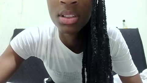 Snapshot of rebecca23278 chatting on 05.27.26 Tu mami Rebecca online show from 05.27.26