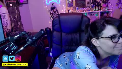 Rebecca Love online show from 02.03.25