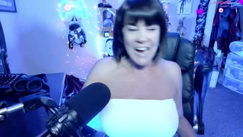 Rebecca Love online show from 11.20.25