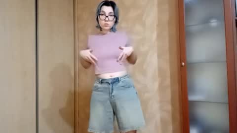 Snapshot of rebeckaaspinwall chatting on 02.04.26 Zoe online show from 02.04.26