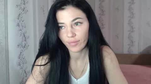 Snapshot of rebeka_08 chatting on 10.27.25 Rebeka 08 online show from 10.27.25