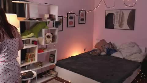 Snapshot of rebekka_den chatting on 02.28.26 Lylu online show from 02.28.26