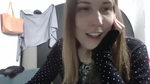 Keely KeKe Kiwi online show from 11.21.25