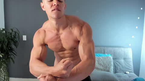 twitter REECET26 instagram RECCETAYLOR online show from 02.01.25