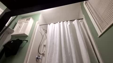 Snapshot of recka810 chatting on 11.11.25 recka810 online show from 11.11.25