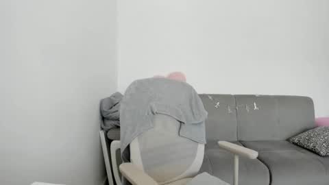 Snapshot of red19910107 chatting on 02.11.25 Lolanaturalred online show from 02.11.25