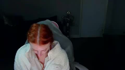 Red -  online show from 02.04.25