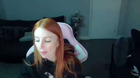 Red -  online show from 03.05.25