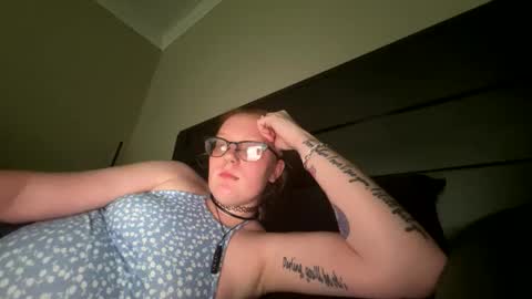 Snapshot of red_hot_foxx03 chatting on 05.20.26 red_hot_foxx03 online show from 05.20.26