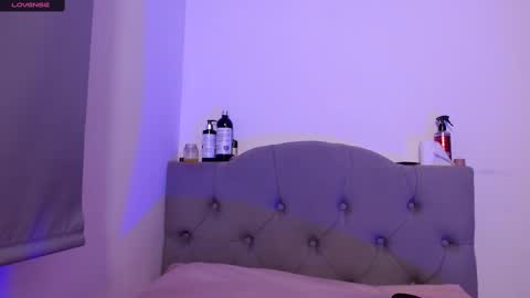 IG   OF red moonn online show from 02.15.25