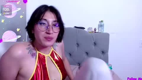 IG   OF red moonn online show from 03.12.25