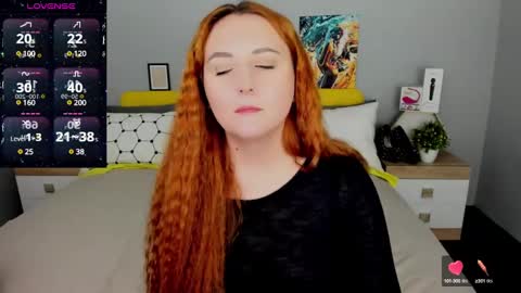 Lessy Fox online show from 02.06.25