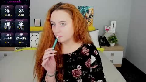 Lessy Fox online show from 02.09.25