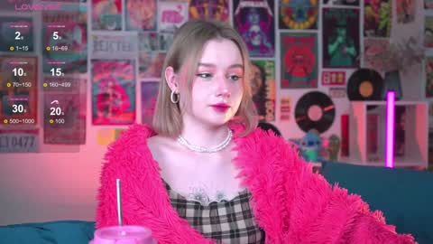 Snapshot of red_queeen chatting on 12.27.24 QUEEN OF EVIL online show from 12.27.24