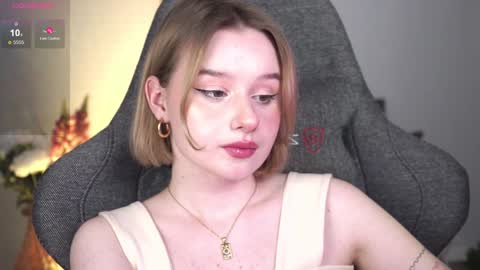 Snapshot of red_queeen chatting on 01.25.25 QUEEN OF EVIL online show from 01.25.25