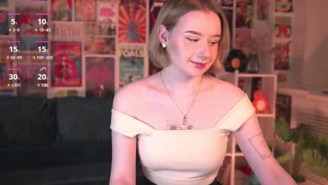 Snapshot of red_queeen chatting on 02.18.25 QUEEN OF EVIL online show from 02.18.25