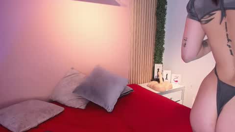 Stefany    online show from 02.17.25