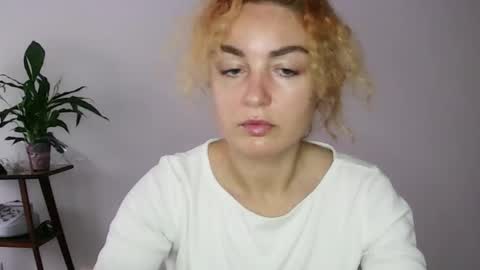 Snapshot of reddgirll chatting on 01.26.25 reddgirll online show from 01.26.25