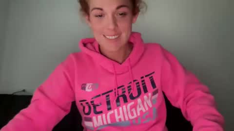 Snapshot of redheaded_fox chatting on 01.22.25 Redheaded Fox online show from 01.22.25