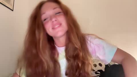 Snapshot of redheaded_fox chatting on 03.01.25 Redheaded Fox online show from 03.01.25